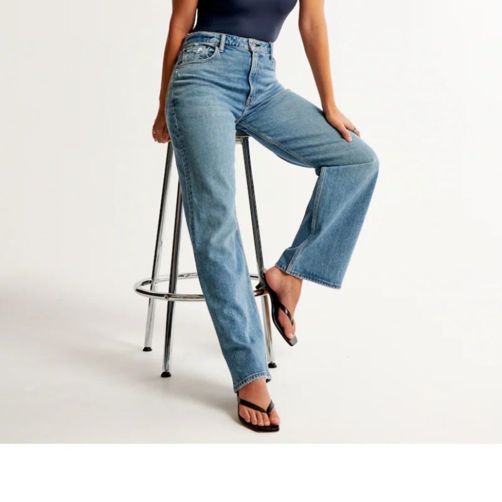Abercrombie & Fitch Curve Love 90’s Relaxed Jean
